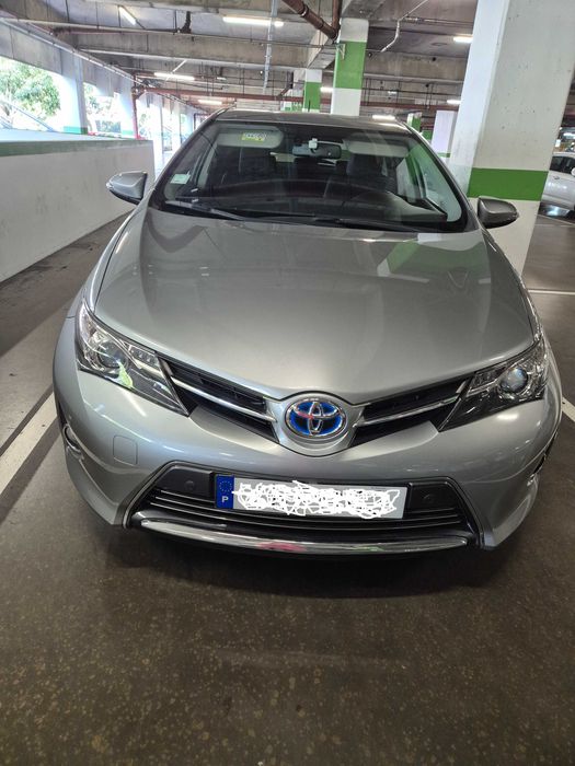 Vendo Toyota Auris Híbrido-com pouco uso