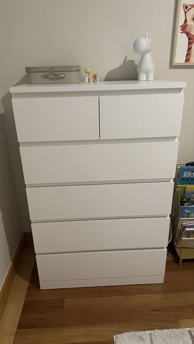 Cómoda Malm 5 gavetas