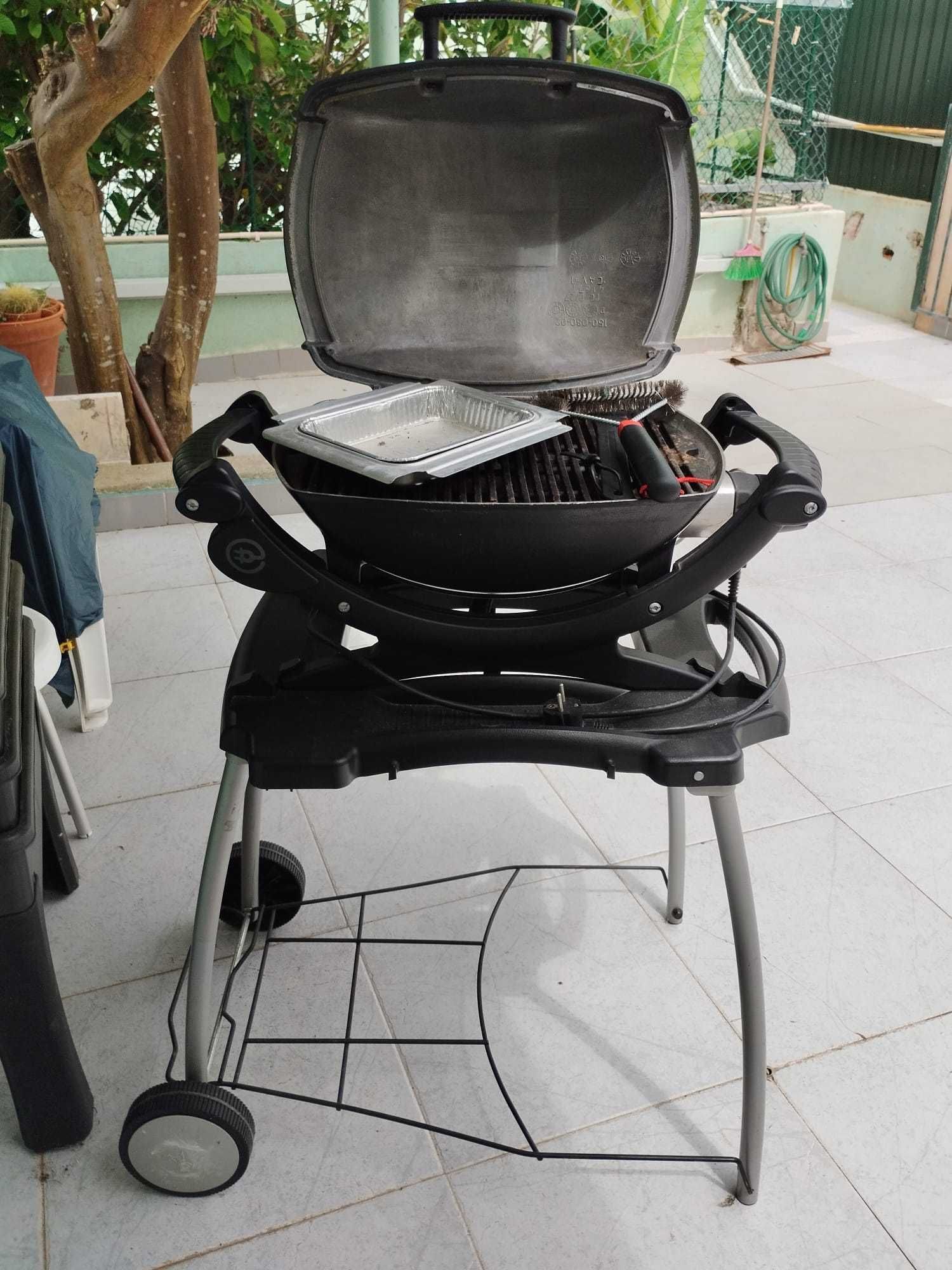 Grelhador elétrico Weber COM suporte/carrinho