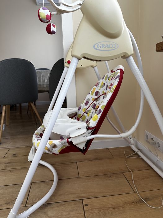 Дитячий стілець гойдалка шезлог Graco