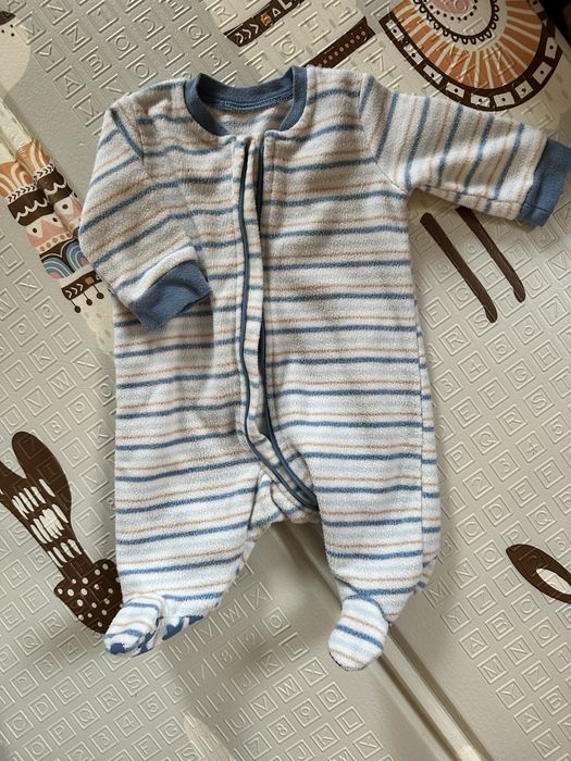 Теплі флісові чоловічки та комбінезон на новонароджених