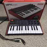 Midi клавиатура akai mpk 3 mini