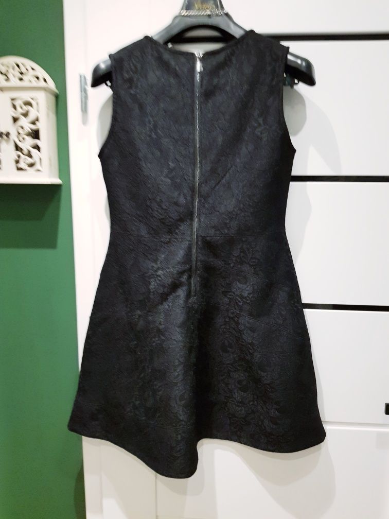Nowa sukienka mała czarna 40 l taliowana