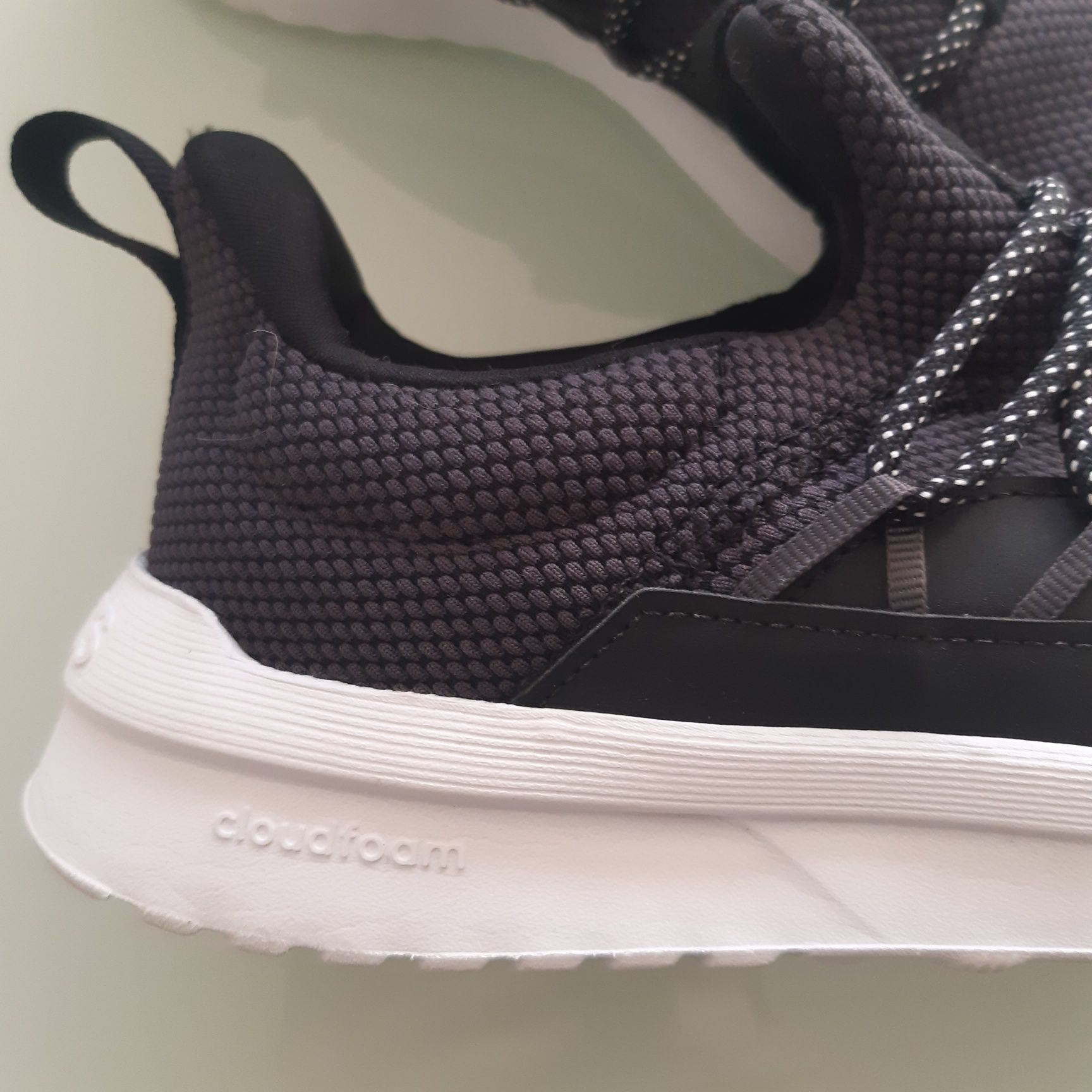 Buty adidas do biegania granatowo białe rozmiar  40