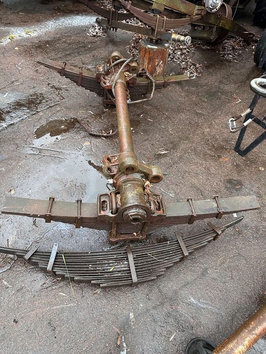 Вісь балансиру ПТС-9