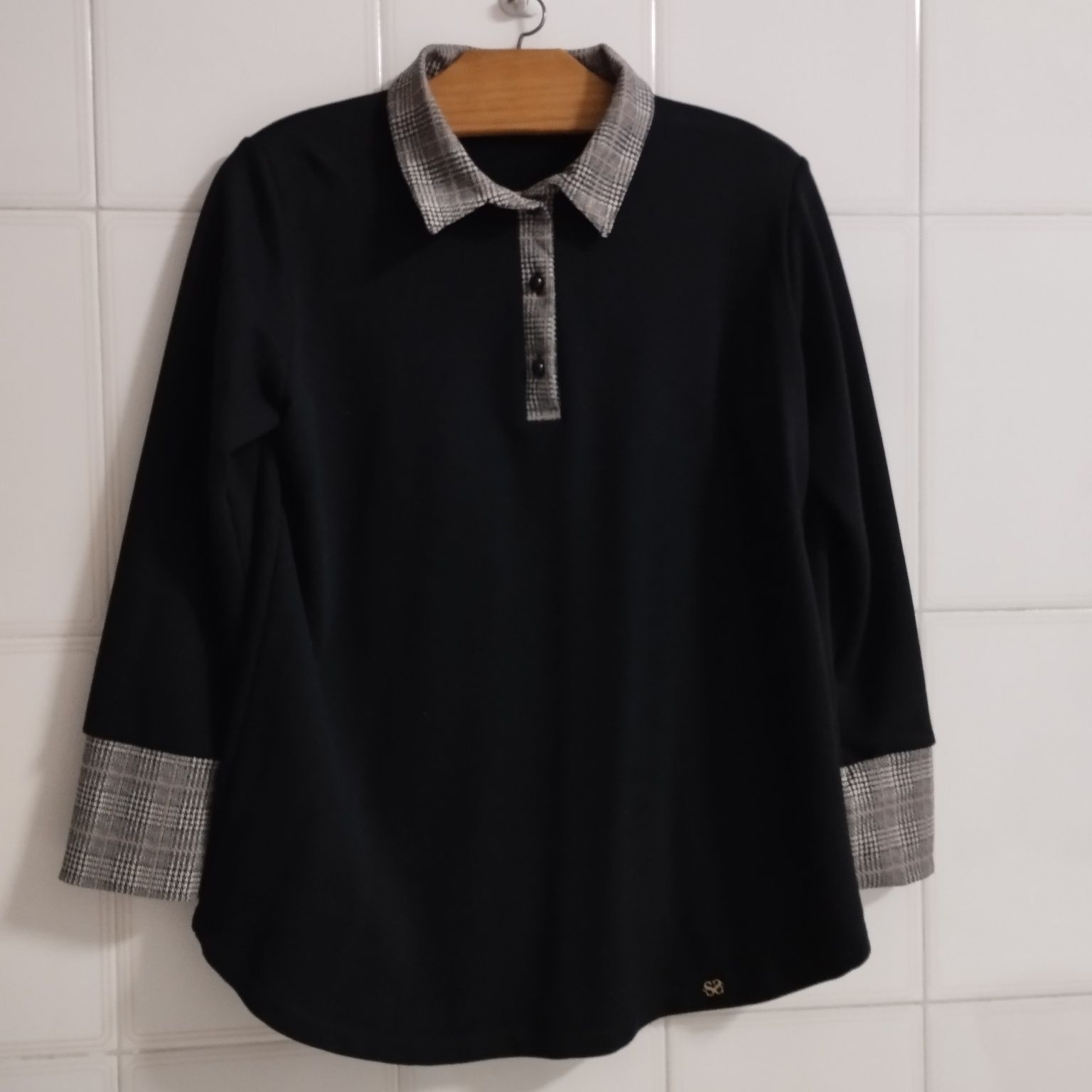 Camisola de marca SCUSI
