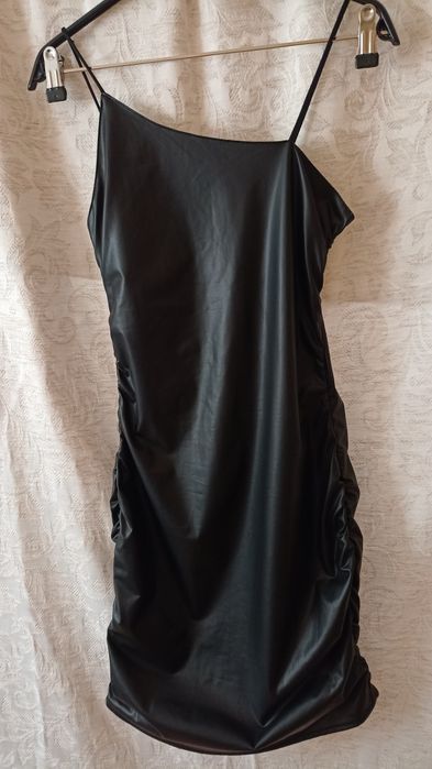 Платье утеплённое под горло,коктейль и другое