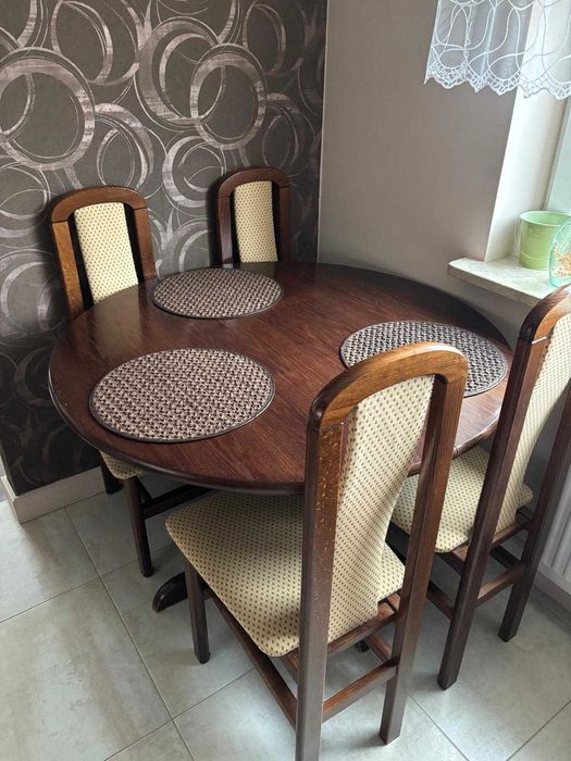 Rozkładany stół drewniany, okrągły, ciemny orzech z 4 krzesłami