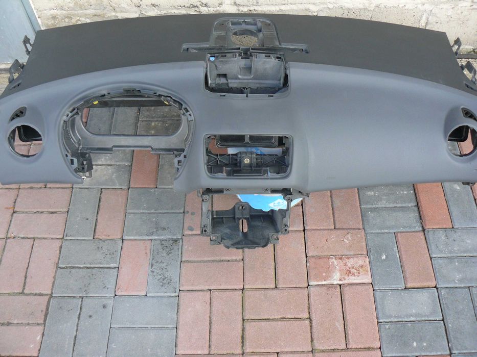 deska konsola kokpit AUDI Q3 regeneracja
