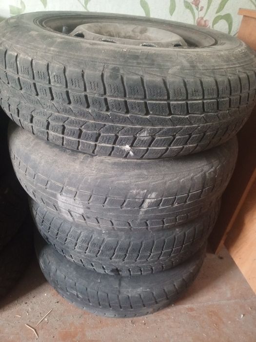 Продам скати r15 мішлен шиповка!