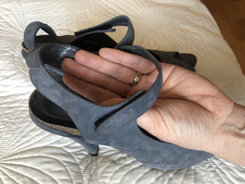 Czółenka szwre zamszowe Prima Moda 39