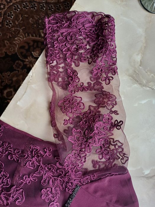 Продаю платье женское