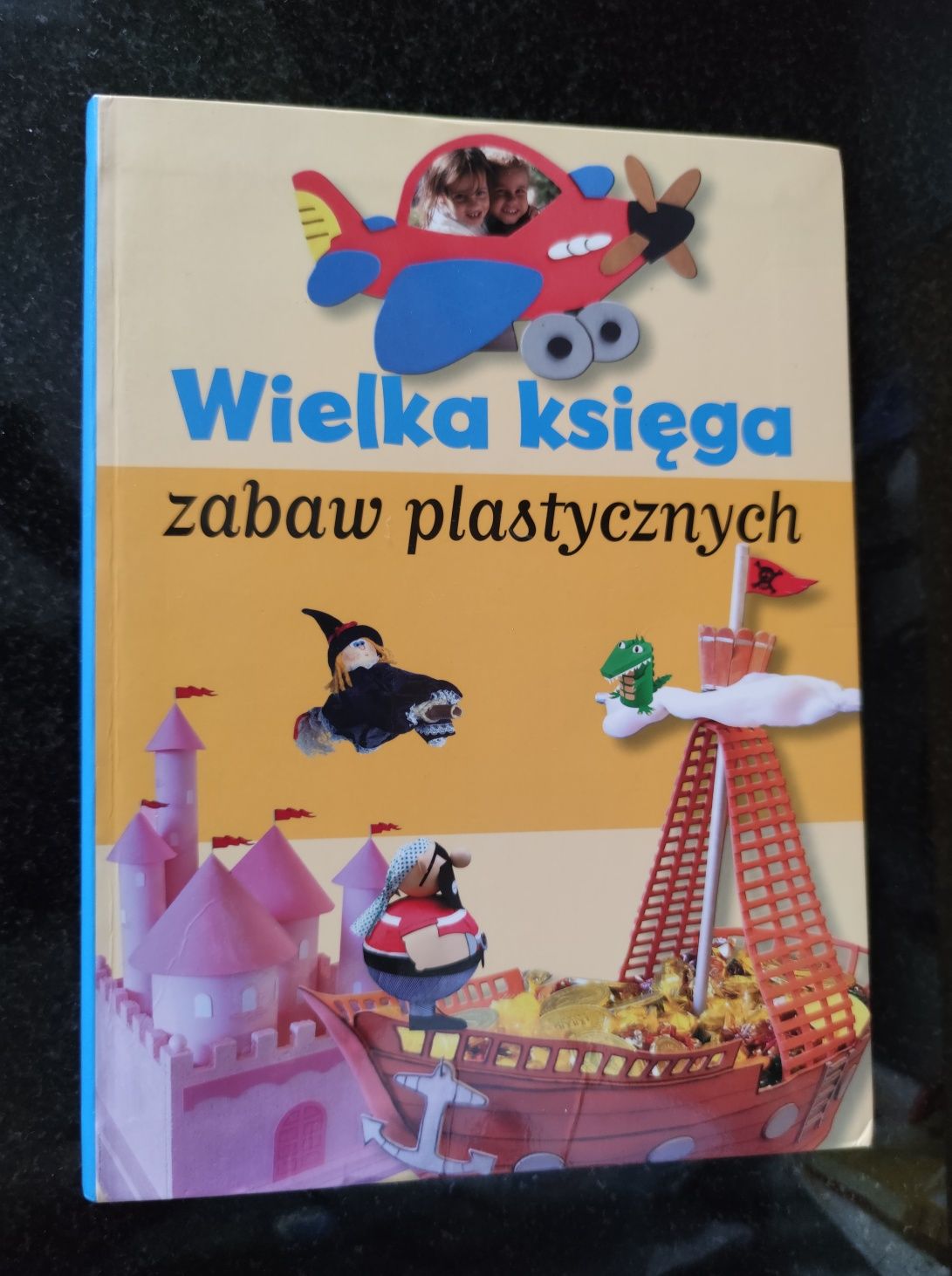 Wielka księga zabaw plastycznych przedszkolak 2+, 345 stron