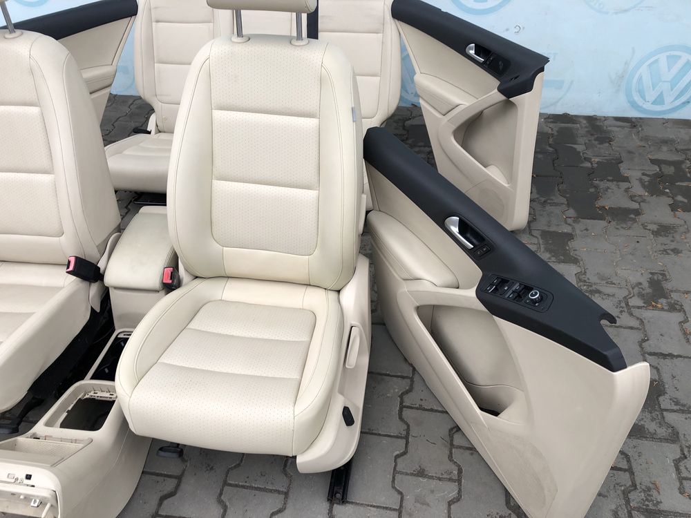 Салон сидіння шкіряні сиденья VW Tiguan 5N0