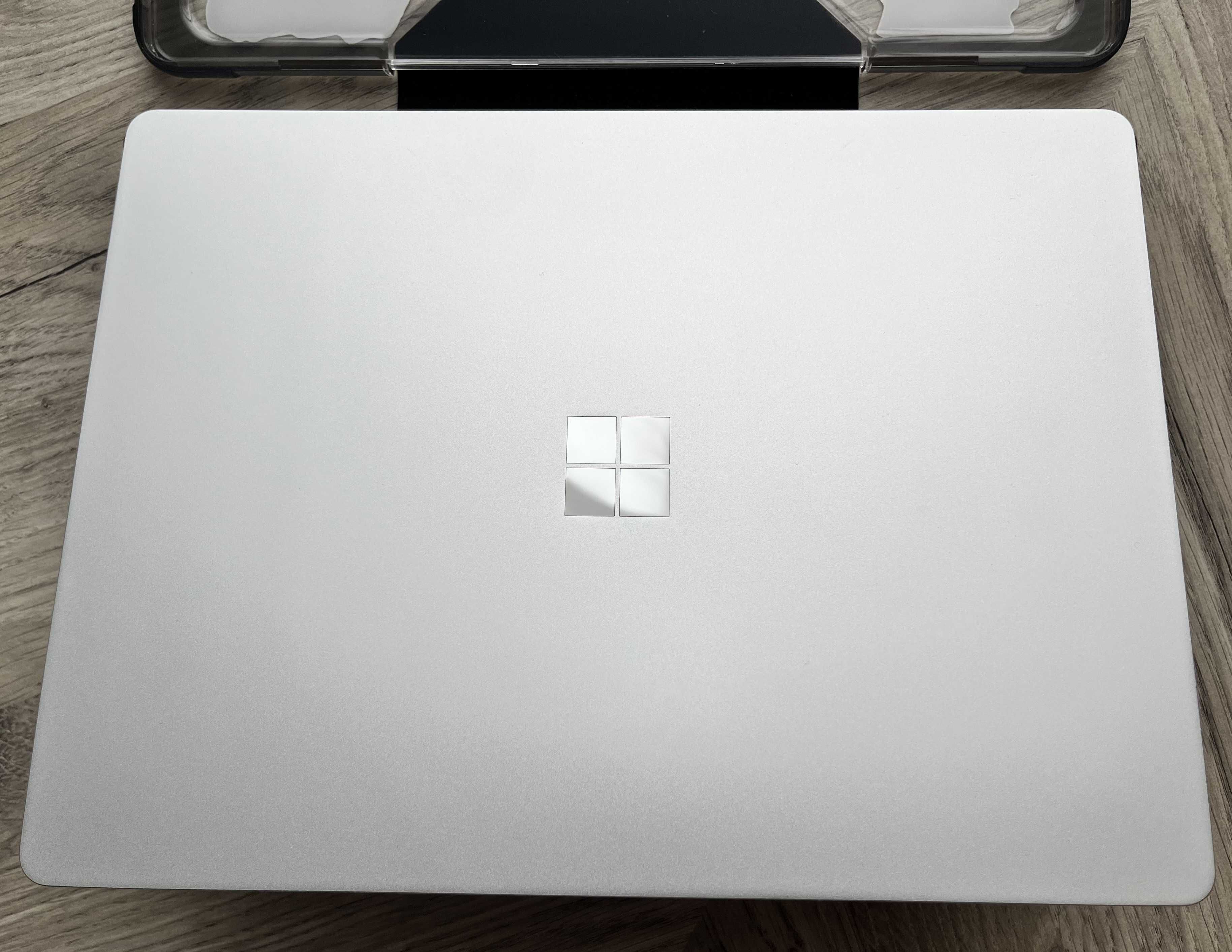 Microsoft Surface Laptop Go 3 12,45" i5-1235U/8GB/256GB