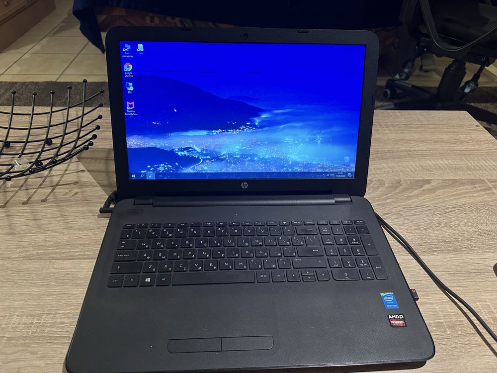 Ноутбук HP Notebook 15-ac162ur (V2J38EA)