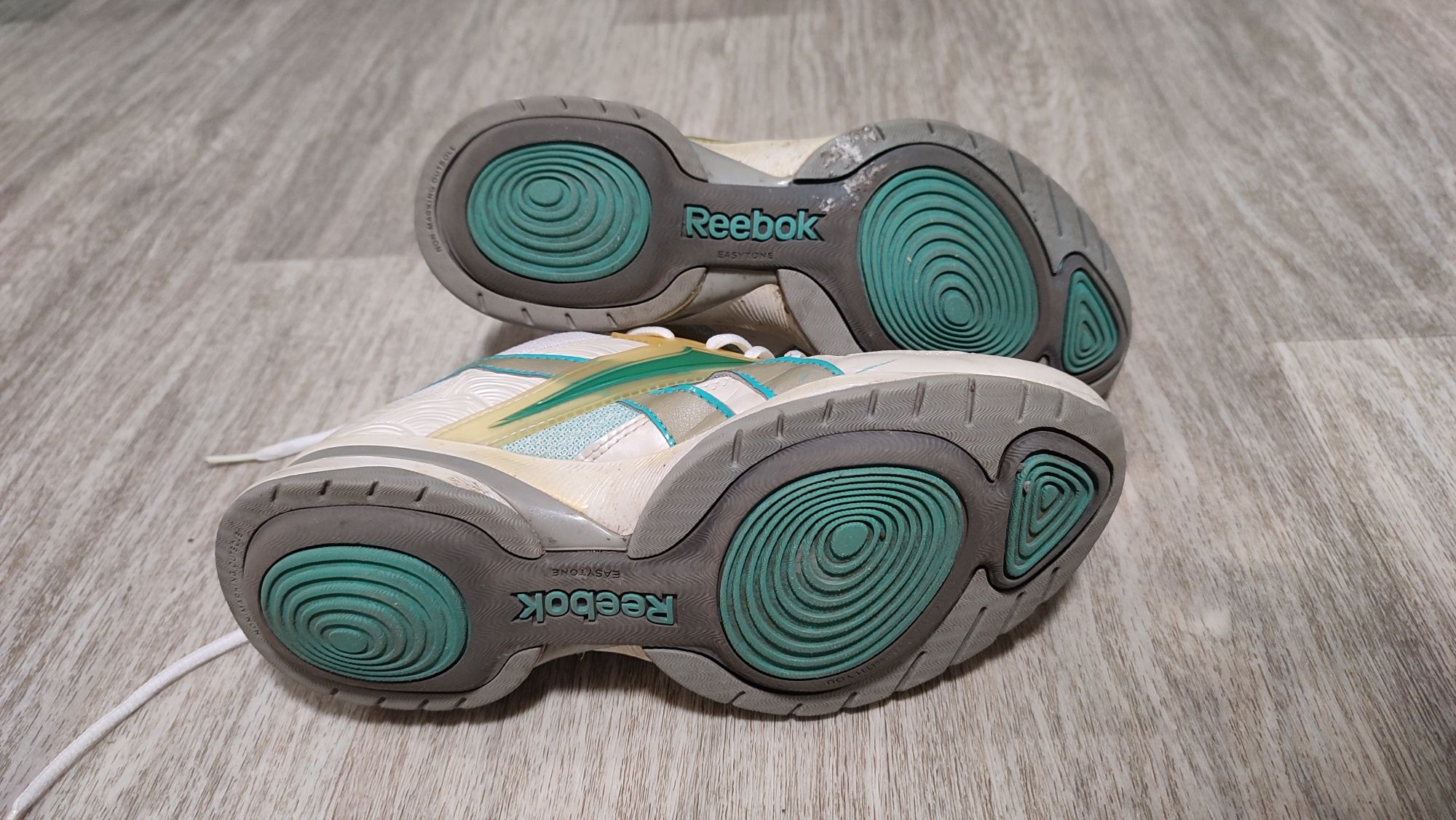 Кроссовки Reebok Easytone