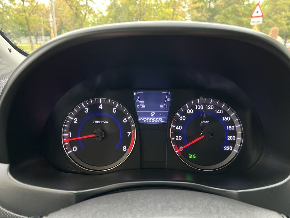 Продам Hyundai Aceent 2013 рік Газ 4
