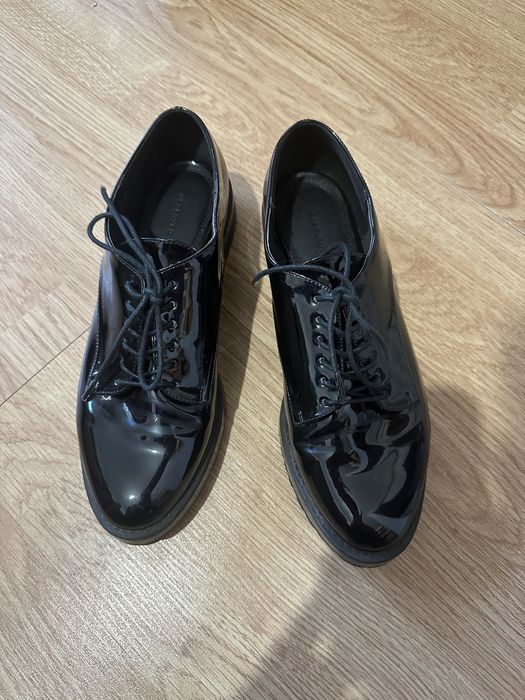 Лаковані туфлі Reserved