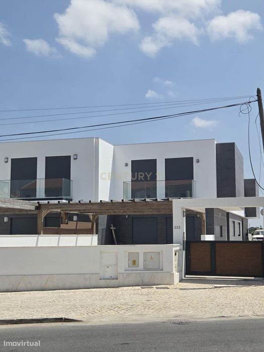 Moradia T3 Nova no Samouco