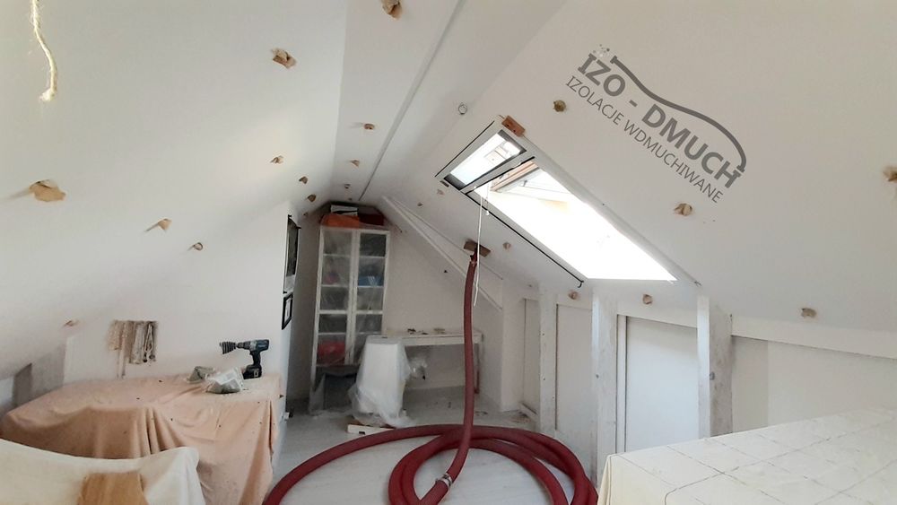 Izolacje Wdmuchiwane - Celuloza / Wełna Skalna / Granulat Styropianowy