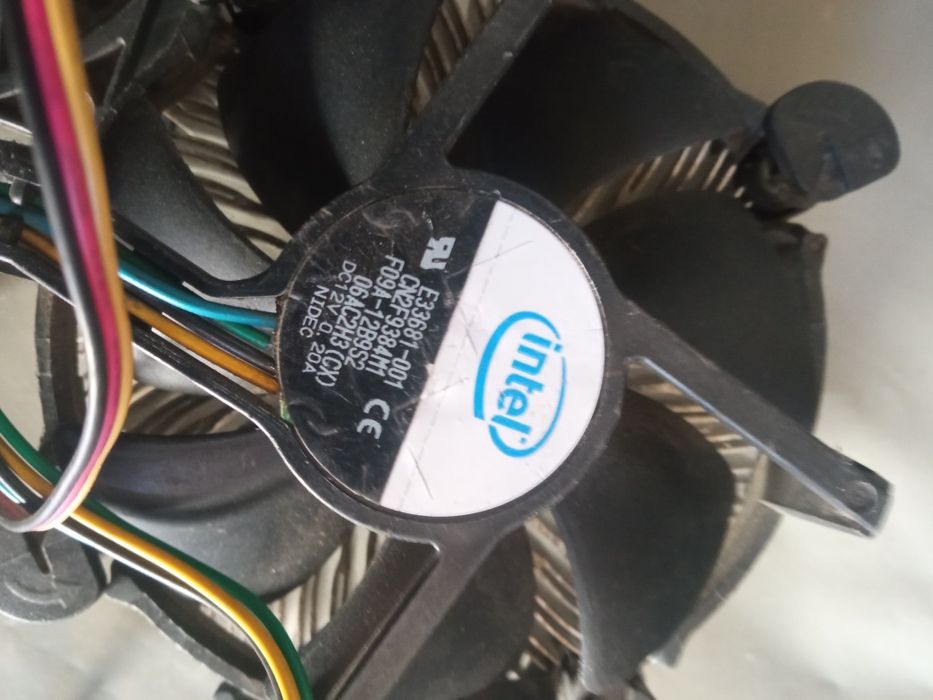 Części komputerowe - dysk wentylator.
