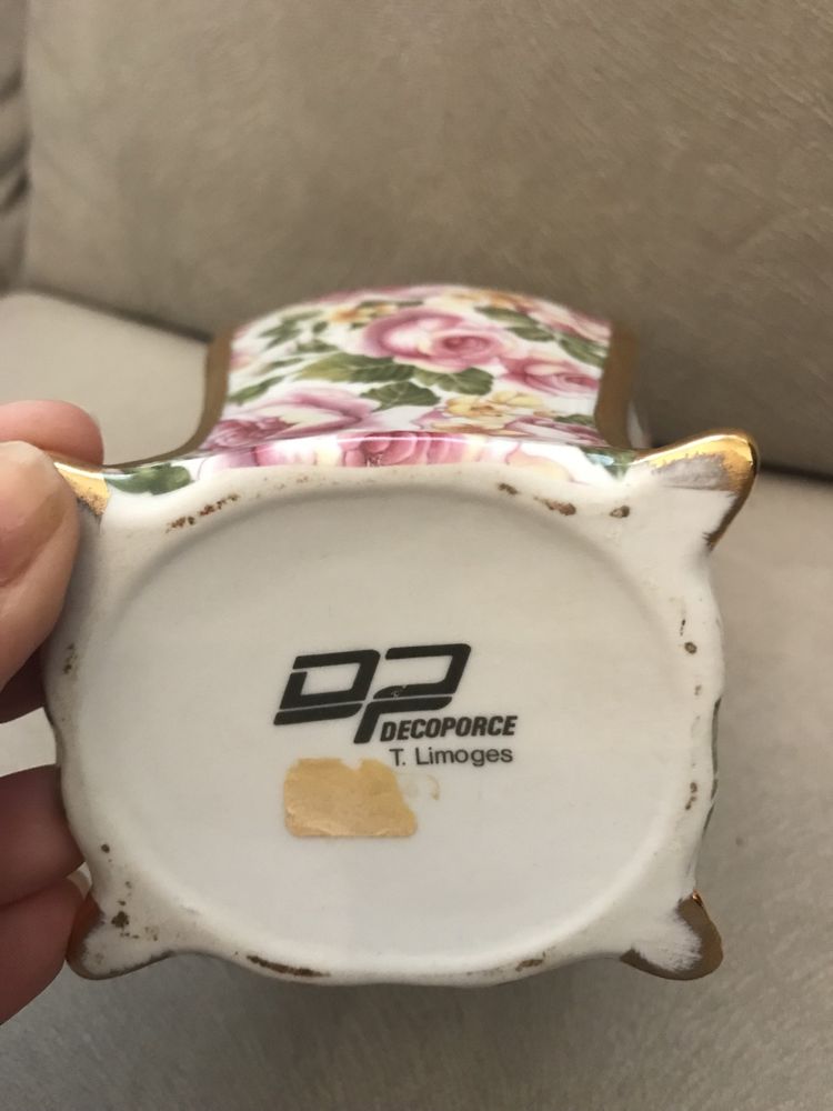 Peca decorativa em porcelana