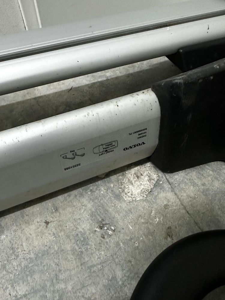 Bagażnik dachowy aluminiowy Volvo + 2 uchwyty rowerowe | KOMPLET