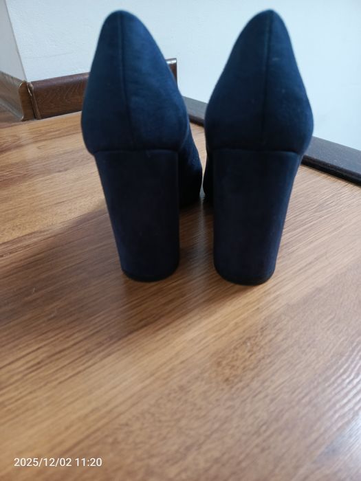 Szpilka damskie na słupku 37