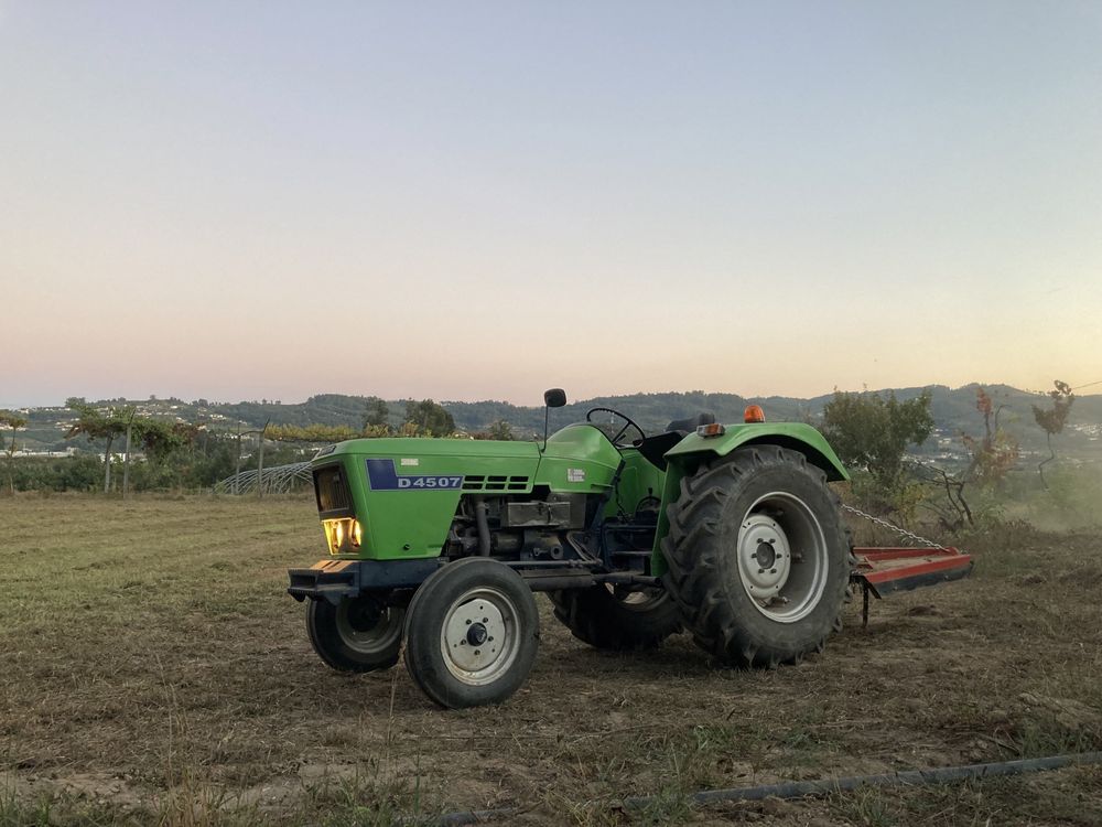 Limpeza de terrenos, servicos de trator