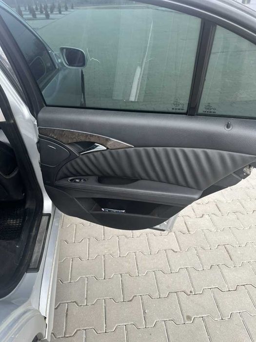 Продам машину Mercedes-Benz  E-Class