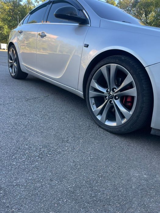 Автомобіль Opel Insignia