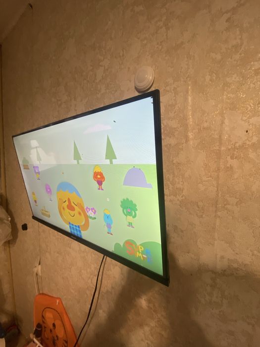 Продам телевізор smart TV