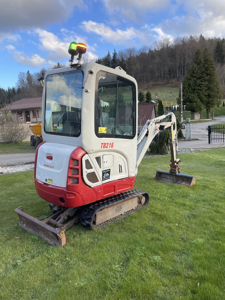 Minikoparka Takeuchi TB216