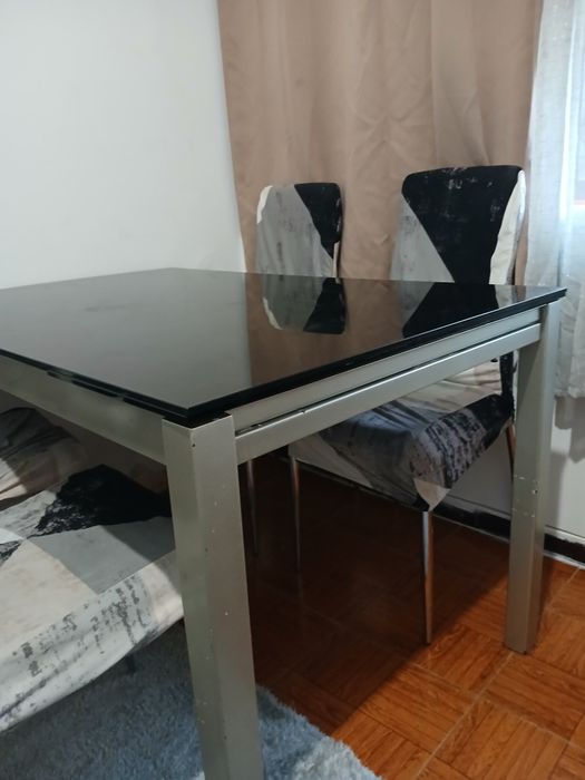 Mesa de jantar de vidro