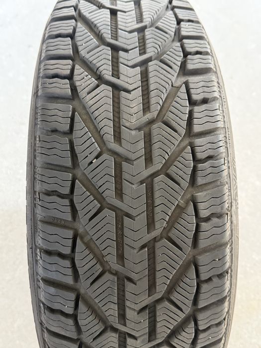 Opony zimowe Kormoran 215/60 R17