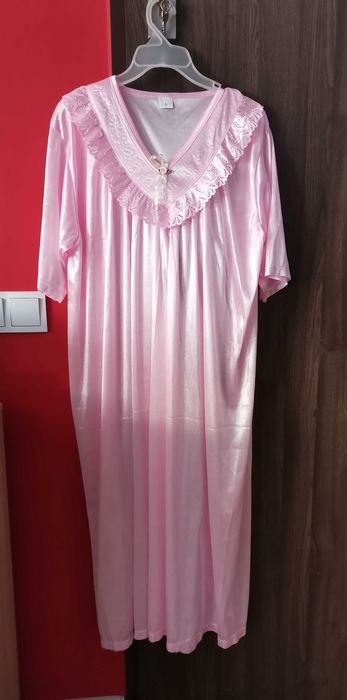Różowa koszula nocna