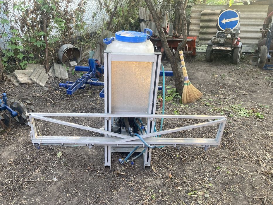 Оприскувач на мінітрактор