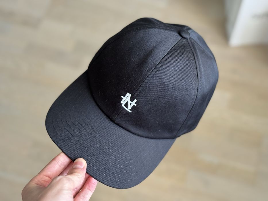 кепка nanamica схожа на arcteryx