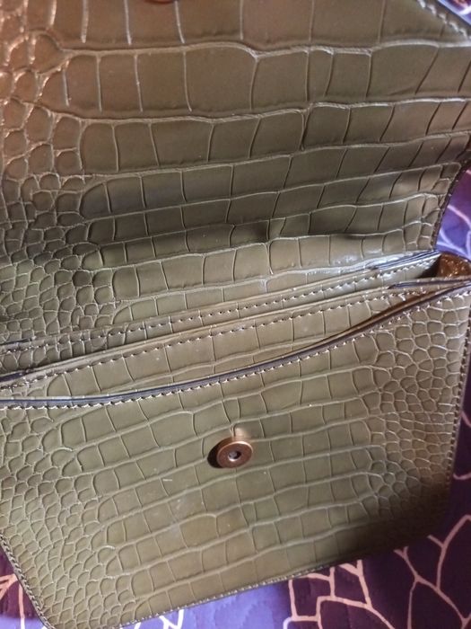 Vendo mala guess verde escura