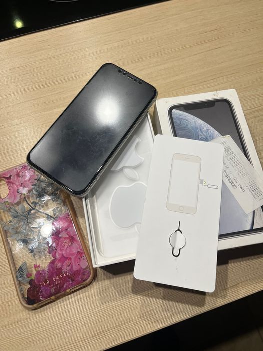 iPhone XR 64gb , stan b. Dobry