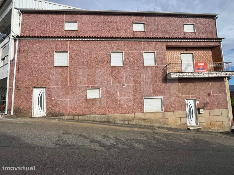 Moradia em Vales do Rio - Características Únicas, Pronta a Habitar