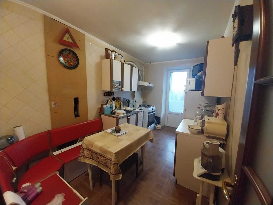 Продам 3 кв, чешка, 6/9 кир. 2 Слобод - пр. Центр. ремонт. мебель