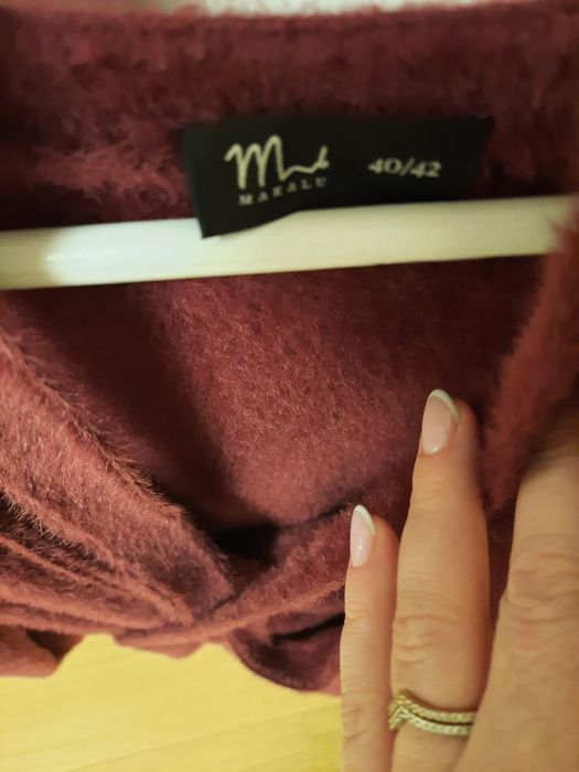 Sweter damski wiązany w talii marki MAKALU