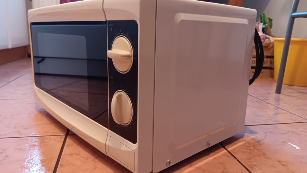 Mikrofala Amica 700 do 1200W