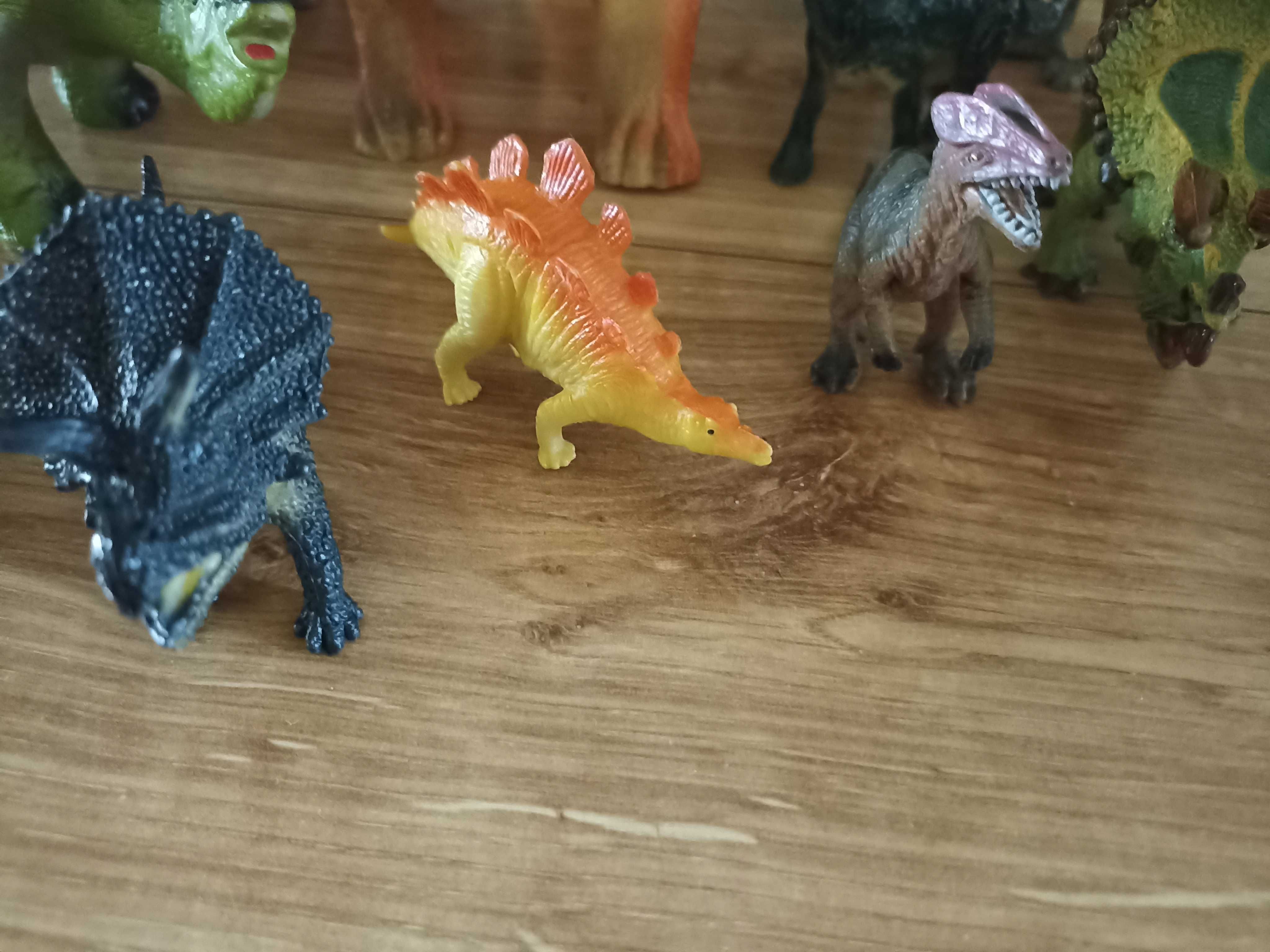 Dinozaur dinozaury świecący chodzi zestaw Tyranozaur