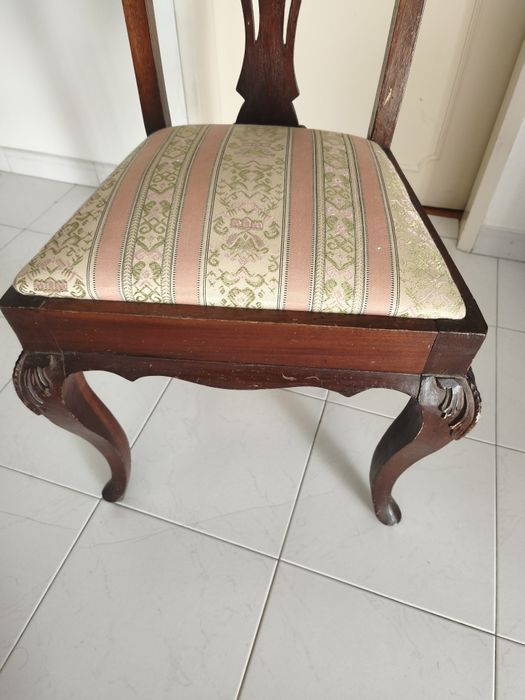 Cadeira e banco em madeira maciça