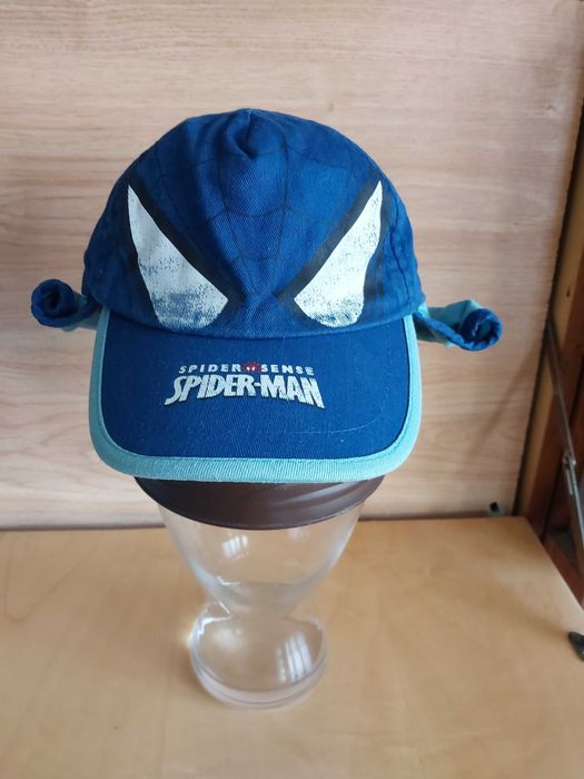 Czapka z daszkiem i osłoną SPIDER 
MAN rozm.3-5 lat  98- 110-116 cm.
