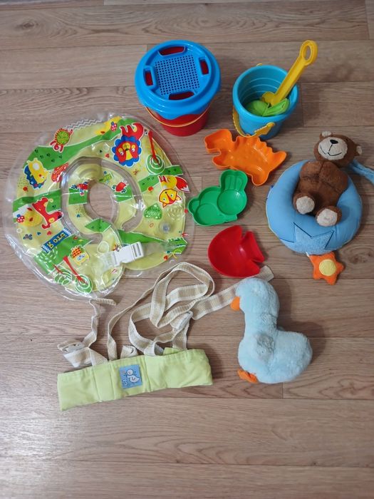 Набір іграшок для купання.Надувне коло .Ходунки