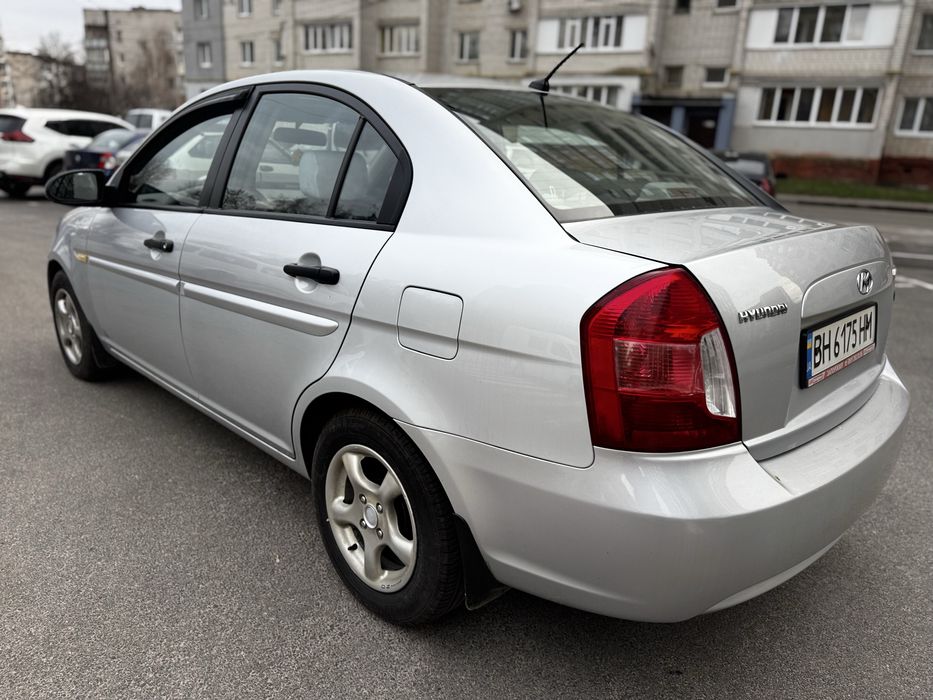 Автомобіль хюндай акцент 1.4 газ бензин 2008 рік